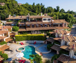 Akritas Ef Zin Villas & Suites