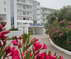 O Paradise Beach Resort