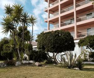 Stefania Beach Resort