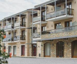 Valis Resort
