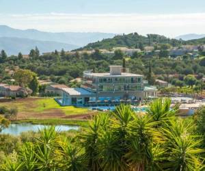 Ninos Laguna Holiday Resort