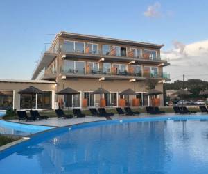 Ninos Laguna Holiday Resort