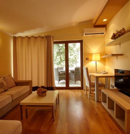 Family apartman, pogled more