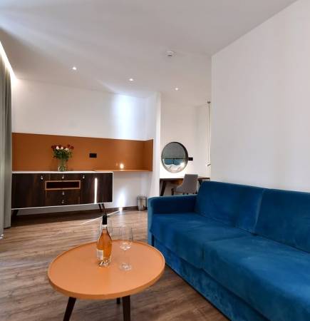 Junior suite, pogled more